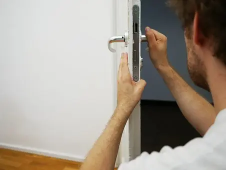 Lock-Replace--in-Rockville-Virginia-lock-replace-rockville-virginia.jpg-image